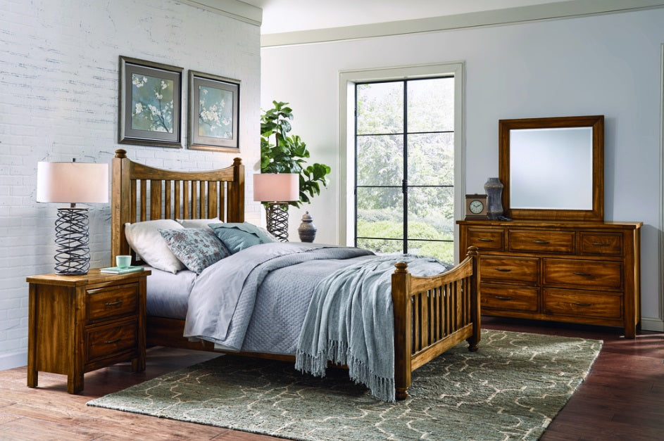 Vaughan-Bassett Maple Road Queen Slat Poster Bed in Antique Amish