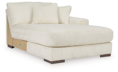 Lindyn Sectional with Chaise - Furniture House (VA)