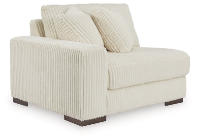 Lindyn Sectional with Chaise - Furniture House (VA)