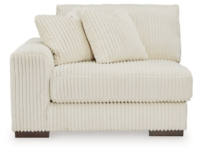 Lindyn Sectional with Chaise - Furniture House (VA)