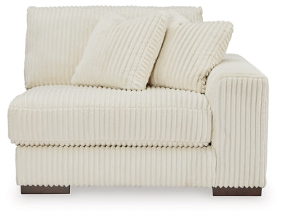 Lindyn Sectional with Chaise - Furniture House (VA)