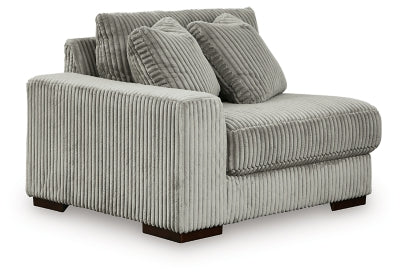 Lindyn Sectional with Chaise - Furniture House (VA)
