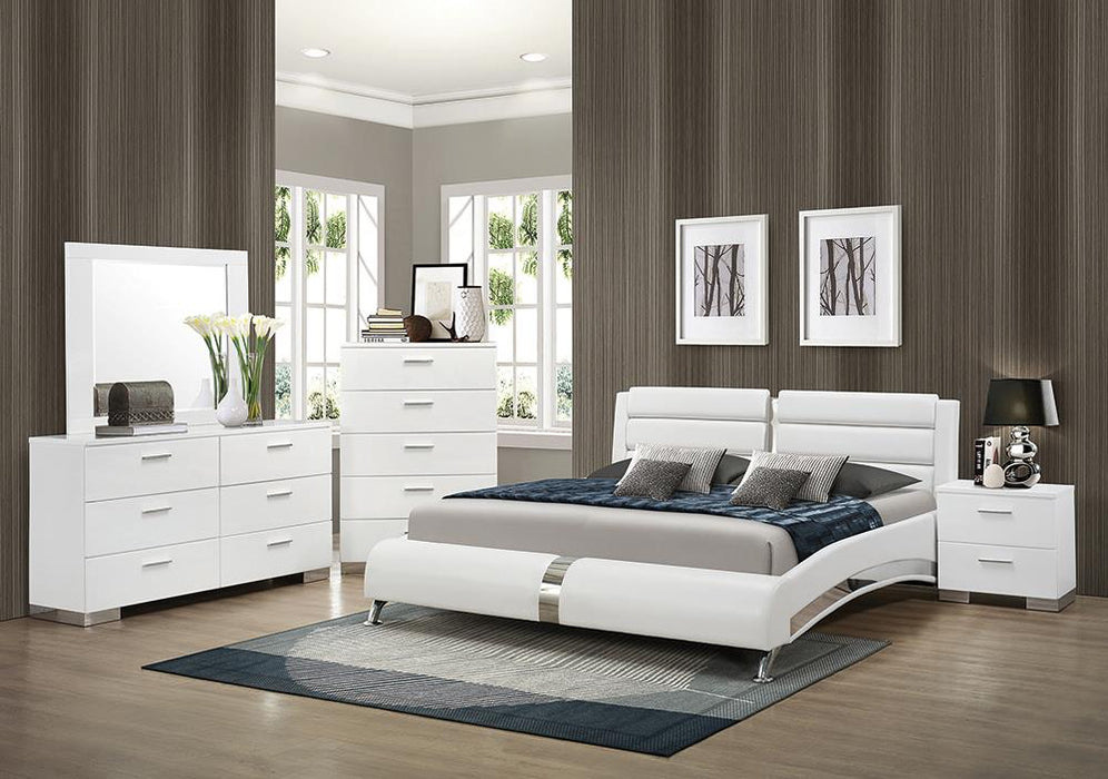 Jeremaine 4-piece California King Bedroom Set Glossy White - Furniture House (VA)