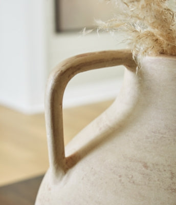 Justy Vase - Furniture House (VA)