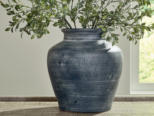 Meadie Vase - Furniture House (VA)