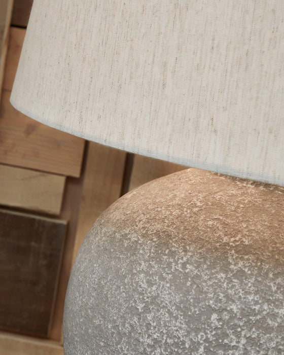Dreward Table Lamp - Furniture House (VA)