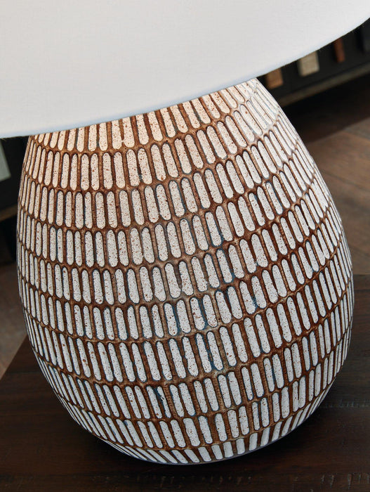 Darrich Table Lamp - Furniture House (VA)