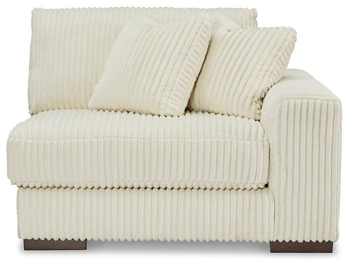 Lindyn Sectional - Furniture House (VA)