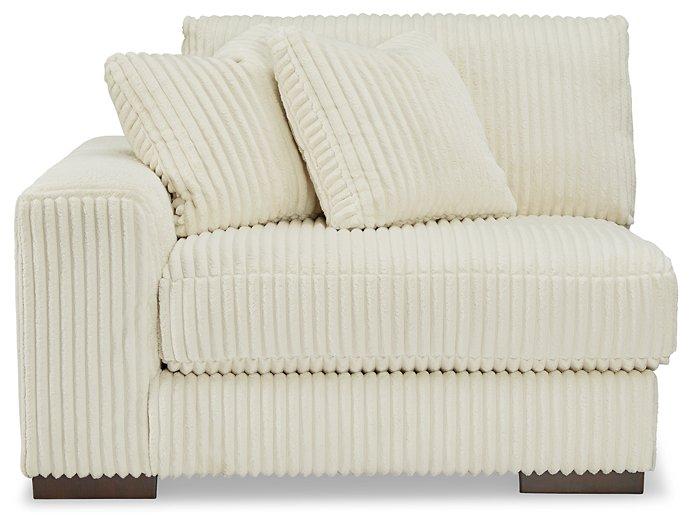 Lindyn Sectional - Furniture House (VA)