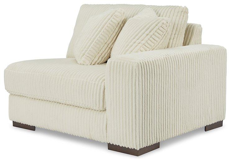 Lindyn Sectional - Furniture House (VA)