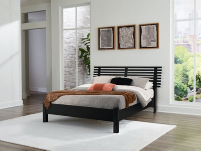 Danziar Queen Slat Bed - Furniture House (VA)