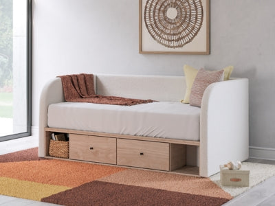 Arloster Upholstered Bed - Furniture House (VA)