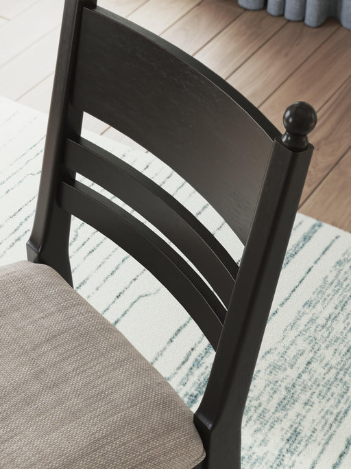 Greddinton Dining Room Set - Furniture House (VA)