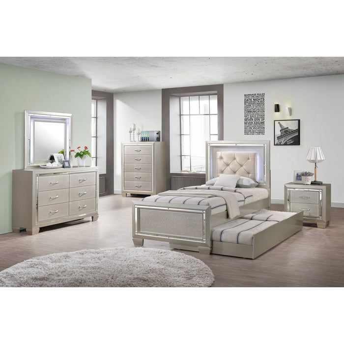 PLATINUM YOUTH PLATFORM W/ TRUNDLE BEDROOM SET