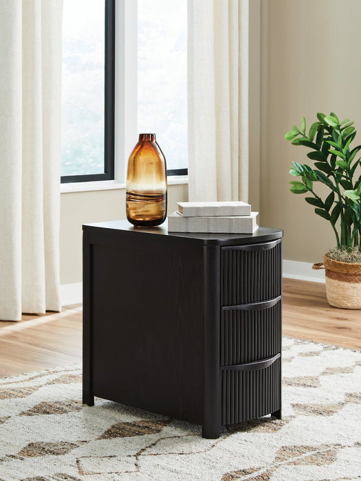 Camdill Chairside End Table - Furniture House (VA)